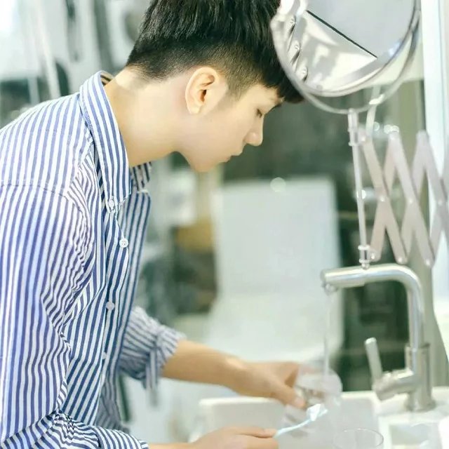 李不群